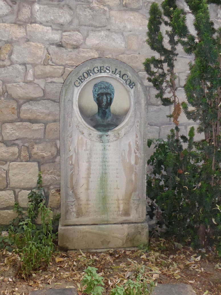 Estela mortuoria en el cementerio de Sainte-Marguerite