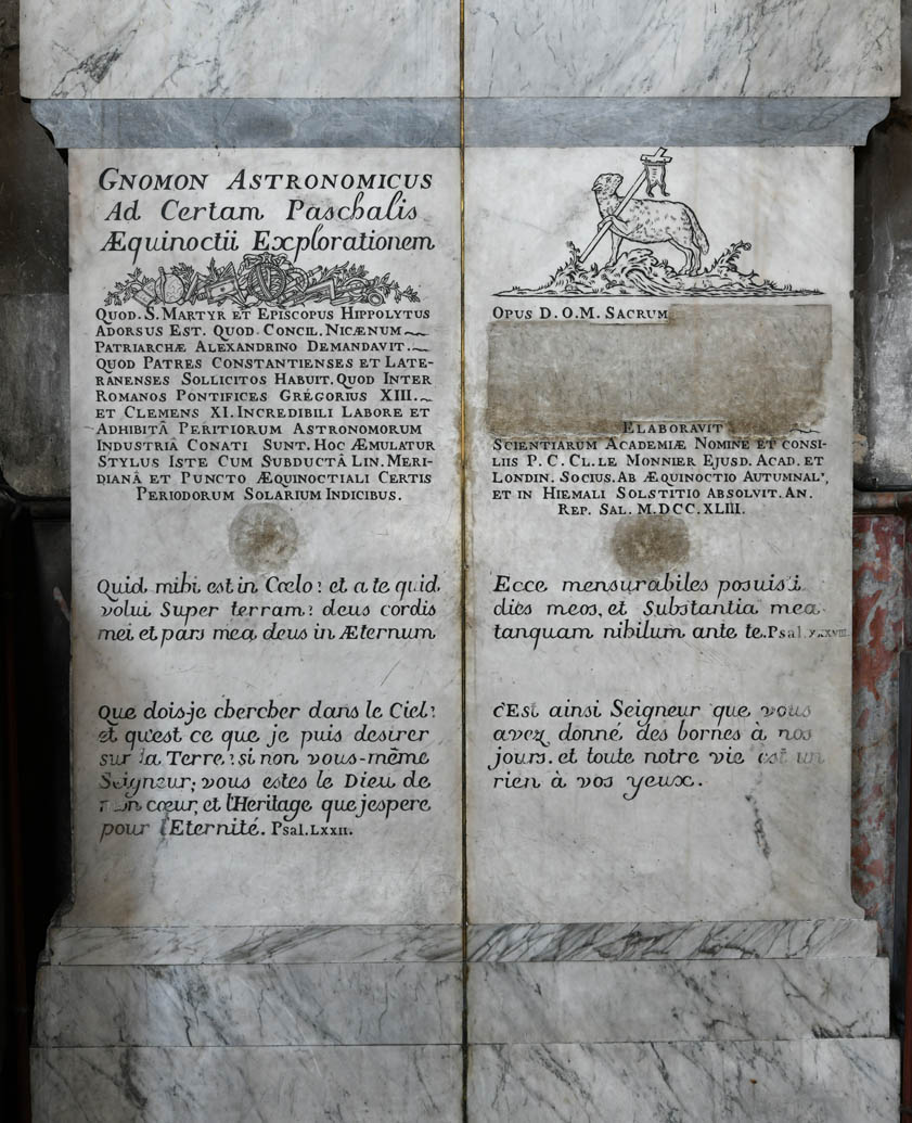 Chiesa Saint-Sulpice, Cancellazioni di scritte giudicate troppo favorevoli alla monarchia, sulla base dello gnomone, strumento astronomico