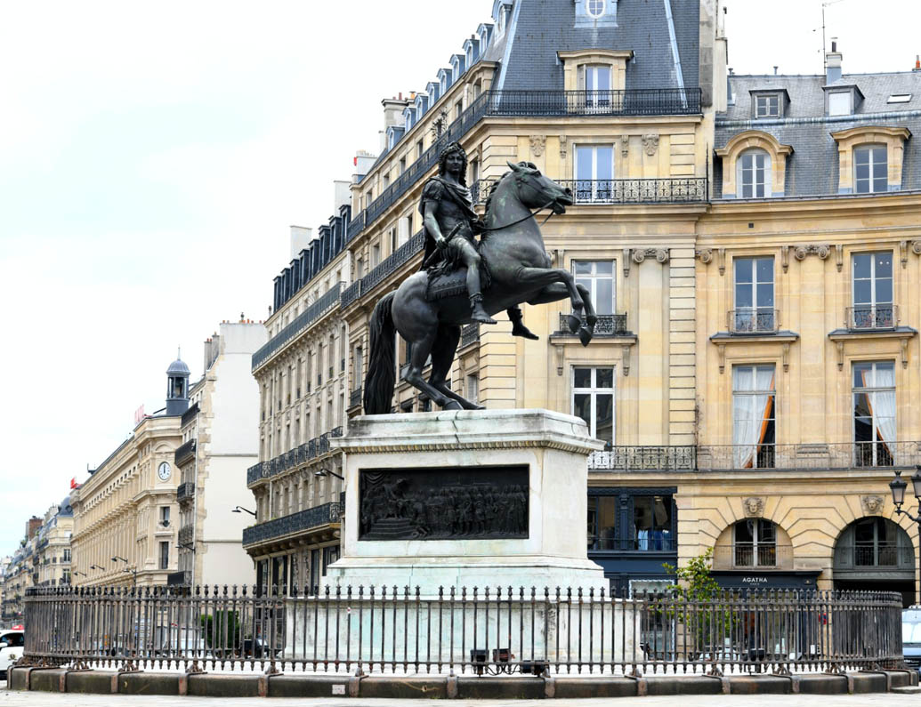 Estatua de Luis XIV, plaza de Victoires